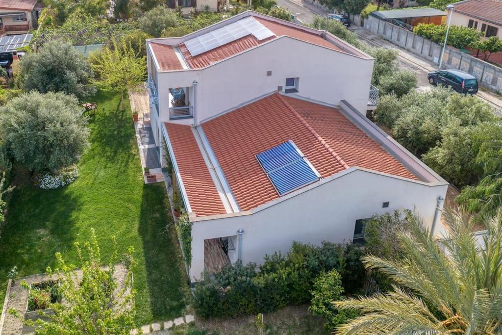 La Casa Degli Ulivi Appartamento In Villa Con Patio Quartu SantʼElena Екстериор снимка