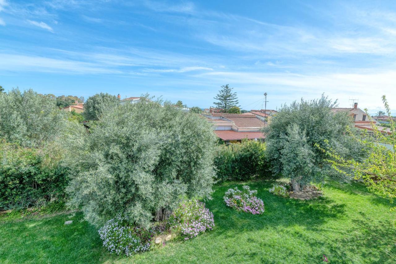 La Casa Degli Ulivi Appartamento In Villa Con Patio Quartu SantʼElena Екстериор снимка