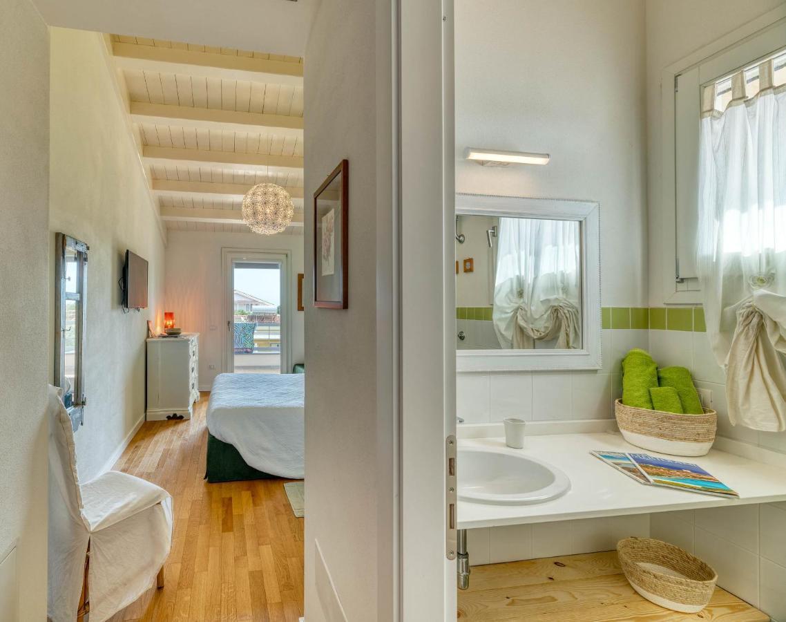 La Casa Degli Ulivi Appartamento In Villa Con Patio Quartu SantʼElena Екстериор снимка